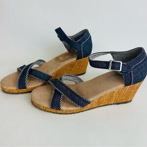 Skechers Memory Foam Womens Wedge Sandals Strap Buckle Denim Blue‎ Size 9